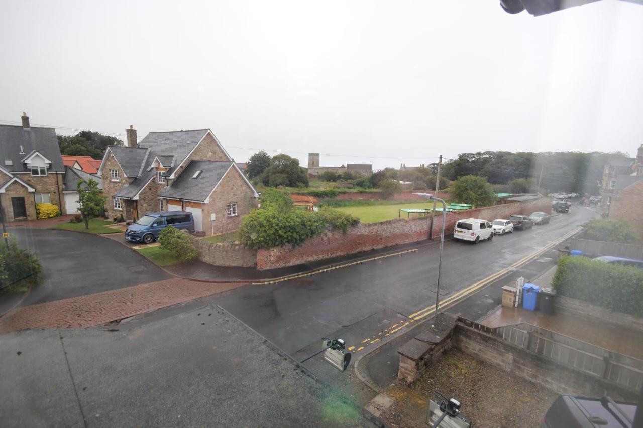The Sunningdale Hotel Bamburgh Bagian luar foto