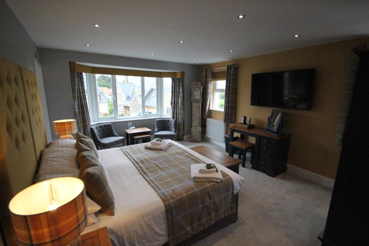 The Sunningdale Hotel Bamburgh Bagian luar foto