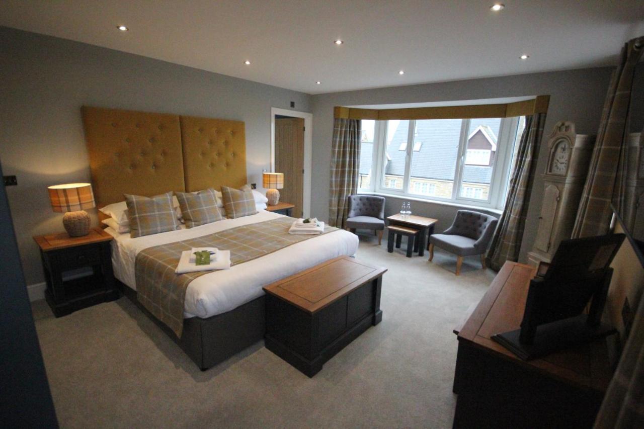 The Sunningdale Hotel Bamburgh Bagian luar foto