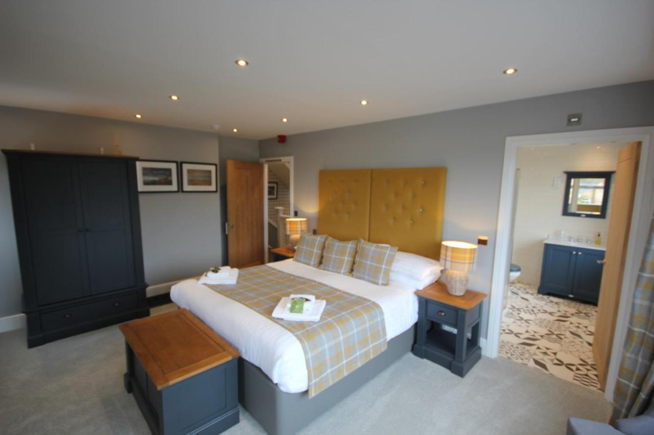 The Sunningdale Hotel Bamburgh Bagian luar foto