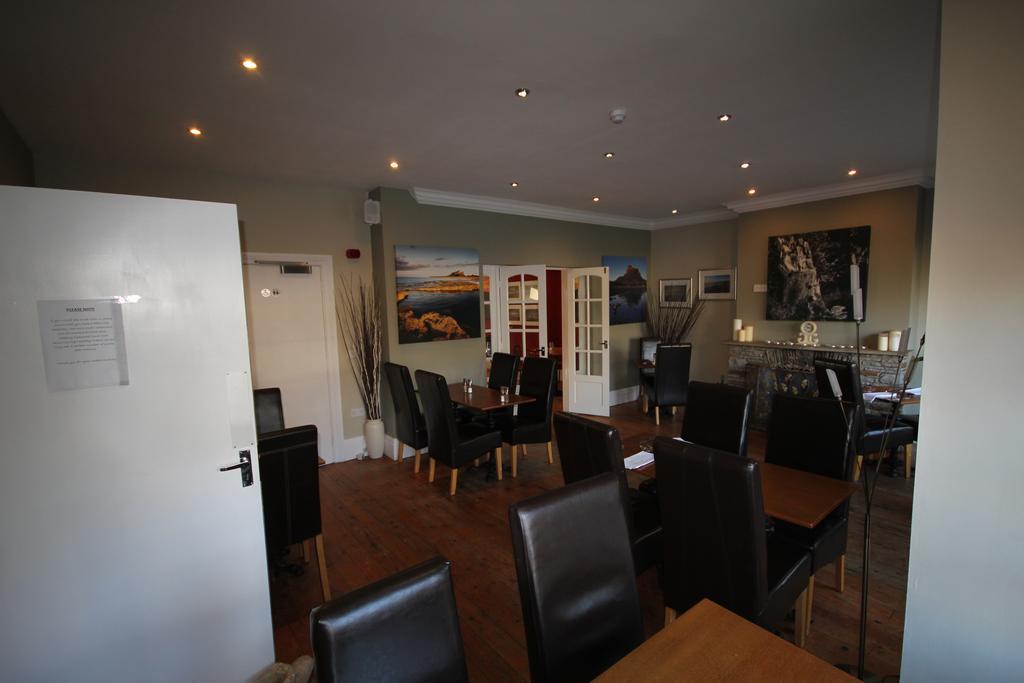 The Sunningdale Hotel Bamburgh Bagian luar foto
