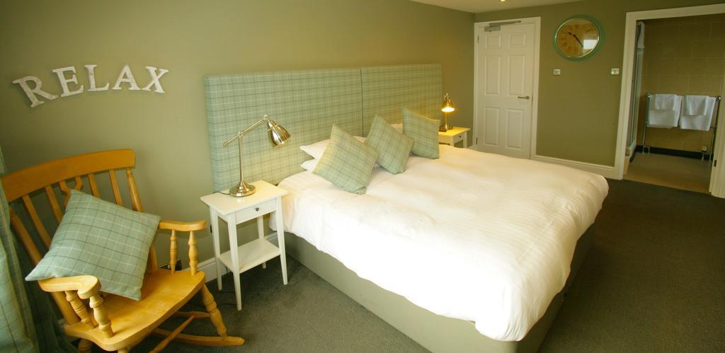 The Sunningdale Hotel Bamburgh Bagian luar foto