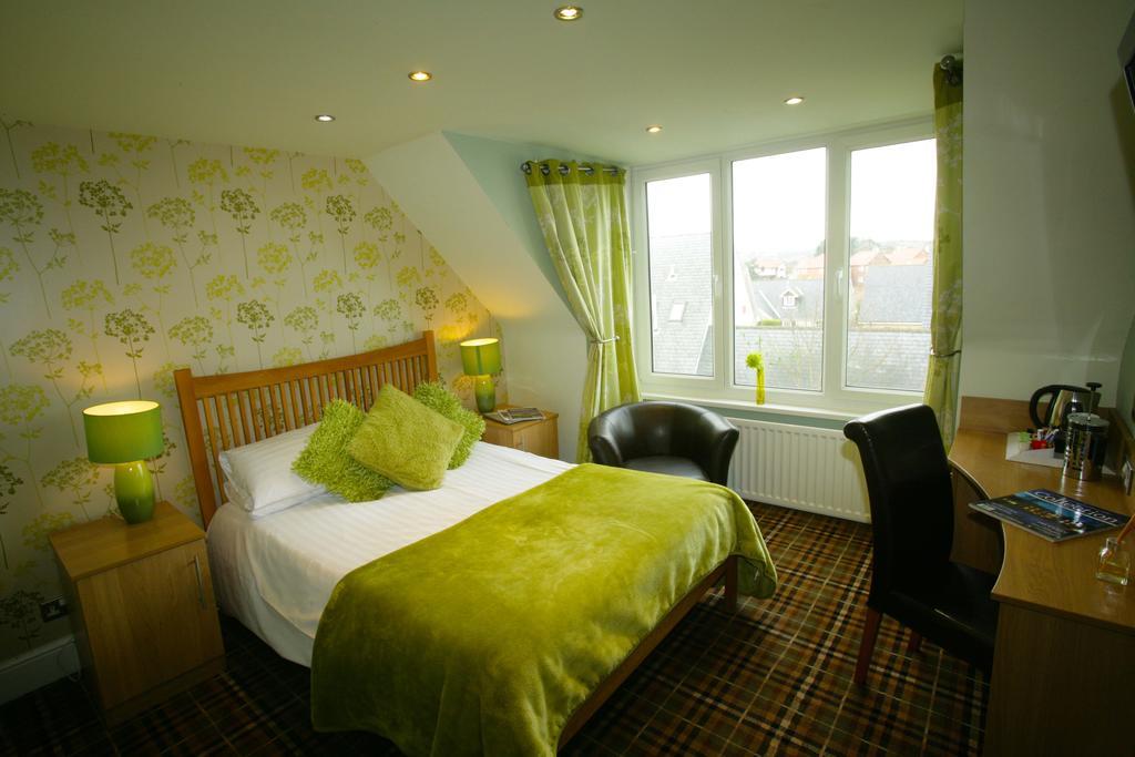 The Sunningdale Hotel Bamburgh Bagian luar foto