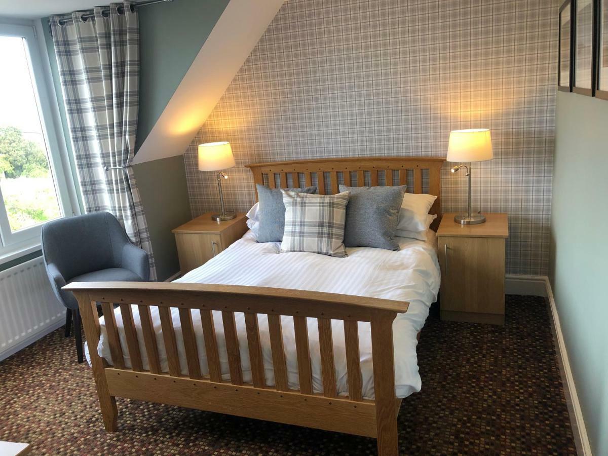The Sunningdale Hotel Bamburgh Bagian luar foto
