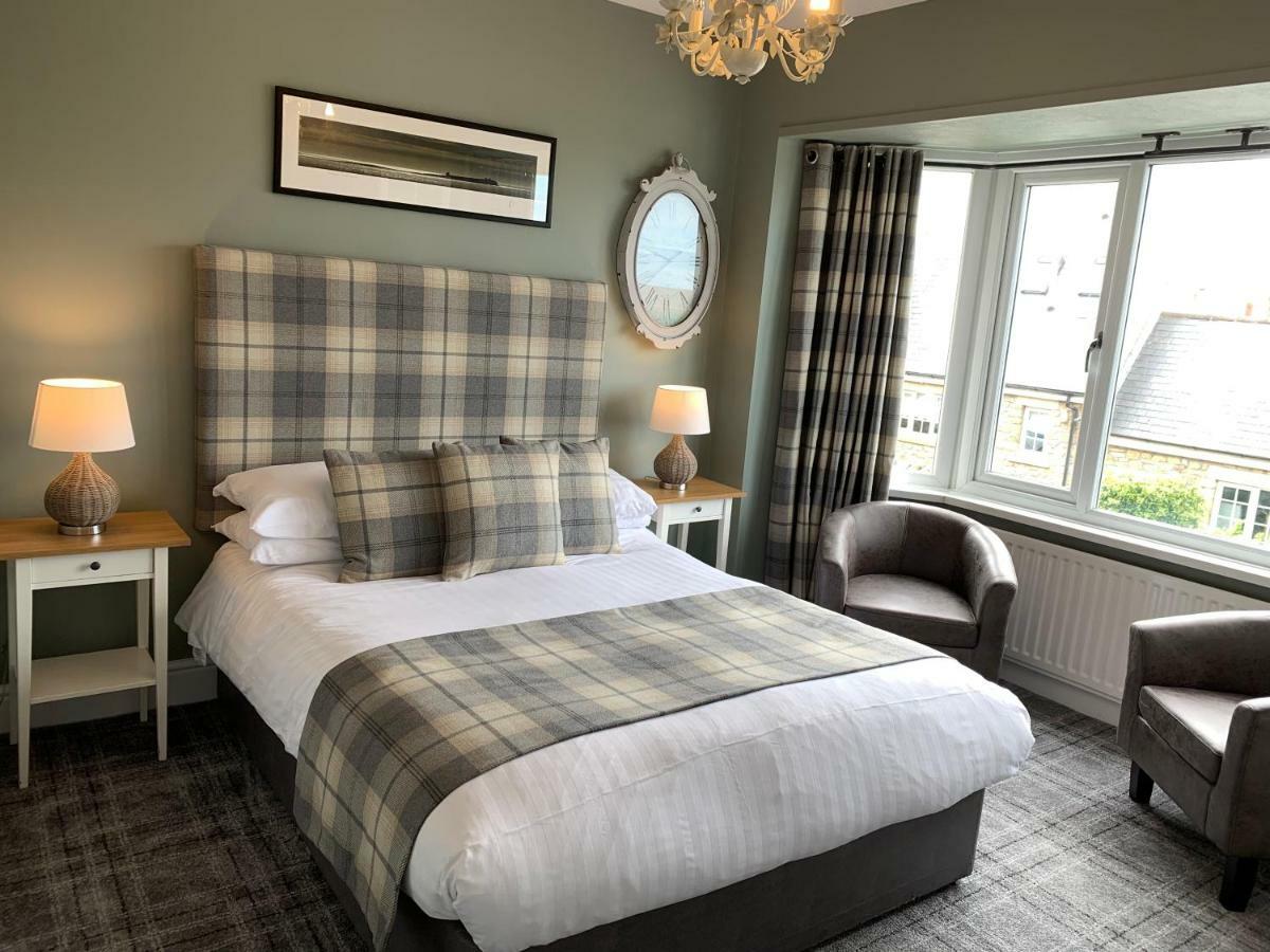 The Sunningdale Hotel Bamburgh Bagian luar foto